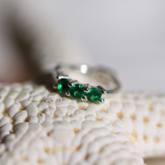 Pendientes de aro con triple gema. 3 VARIEDADES DE DISTINTAS GEMAS ELIGE LA TUYA